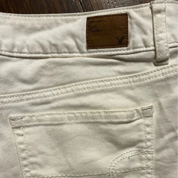 American Eagle White Shorts - Picture 3 of 4